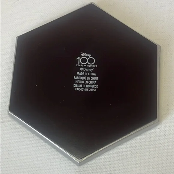 💥3/10 Sale - Disney 100 Years of Wonder Magnet - Picture 3 of 5